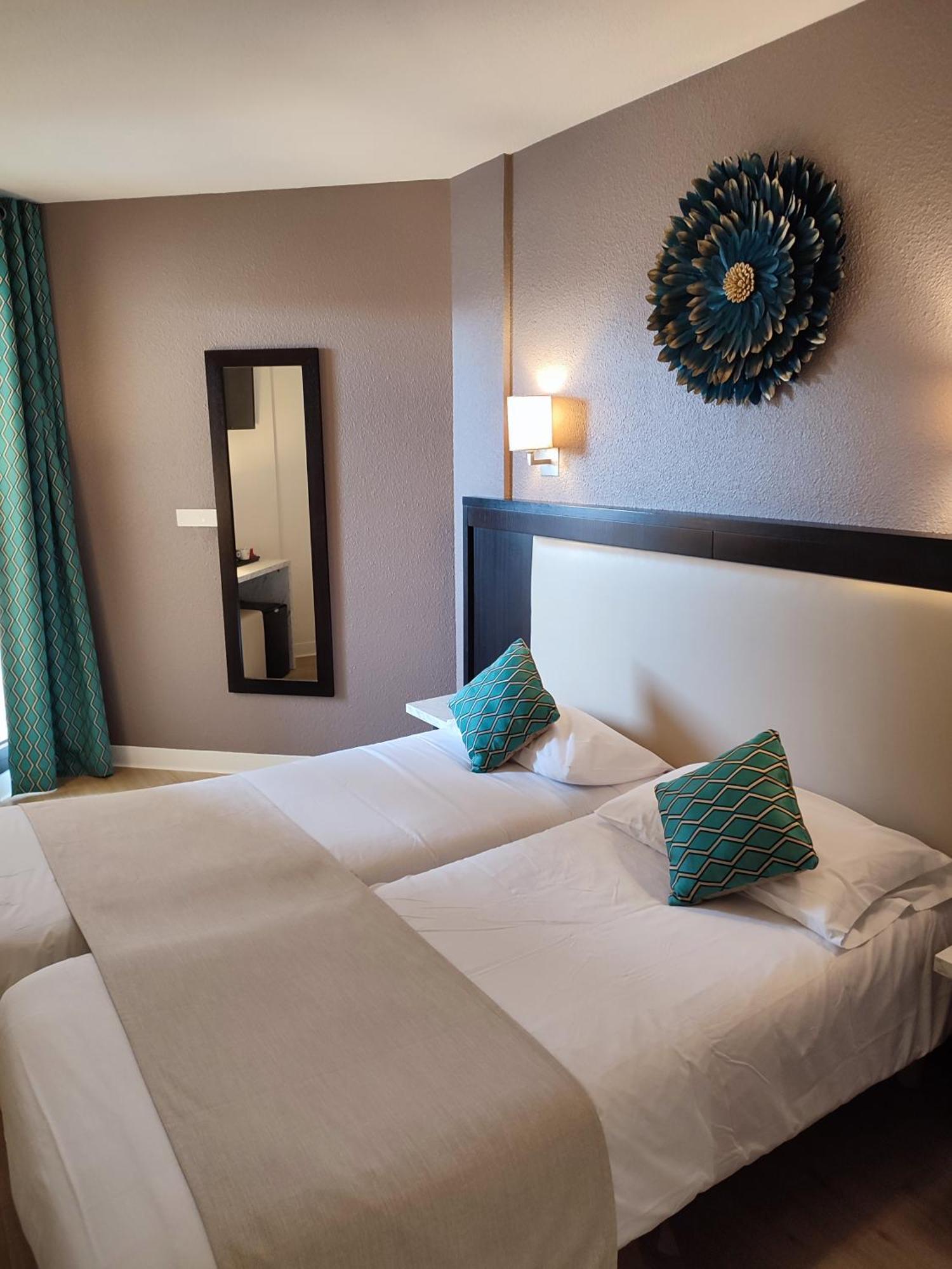 Hotel Le Collier Antibes Exterior photo