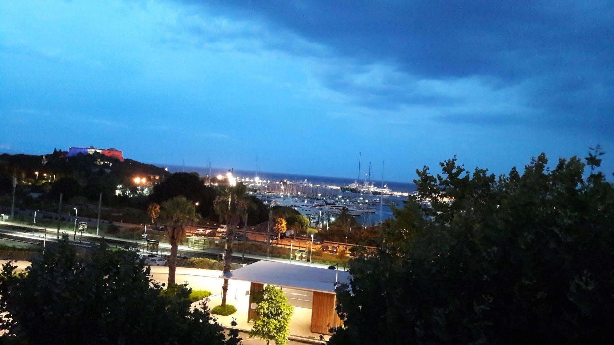 Hotel Le Collier Antibes Exterior photo
