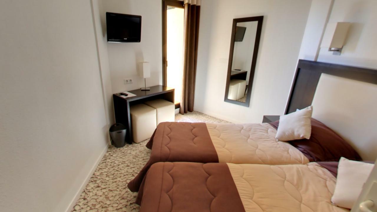 Hotel Le Collier Antibes Exterior photo